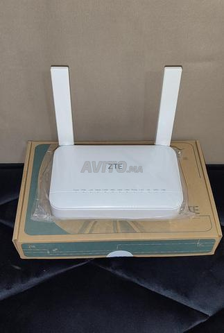 نقطة وصول ZTE واي فاي 7 مع منفذ WAN