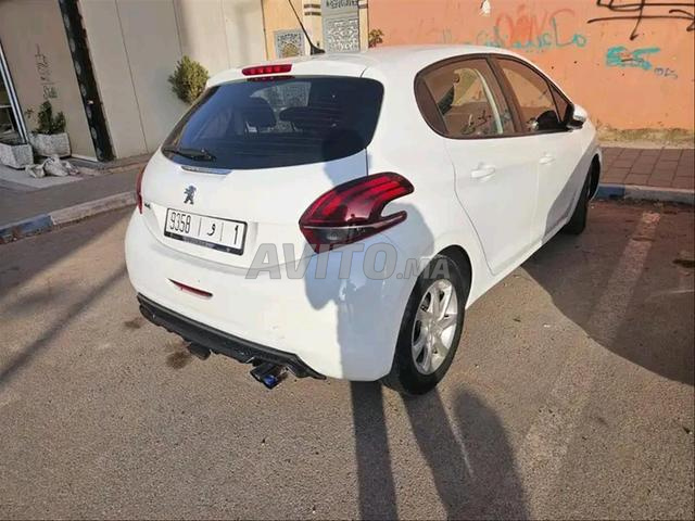 Peugeot 208 - 2