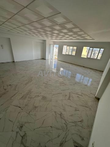Plateau bureau 76 m² – Quartier Administratif - 2