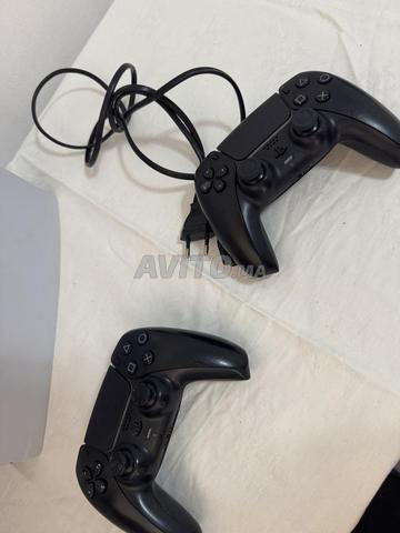 PS5 avec 2 manettes très bon état - 2