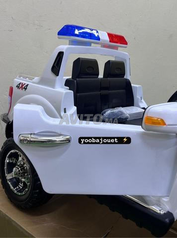Voiture de police électrique pour enfants - 2