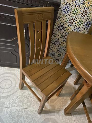 Table à manger moderne - 2