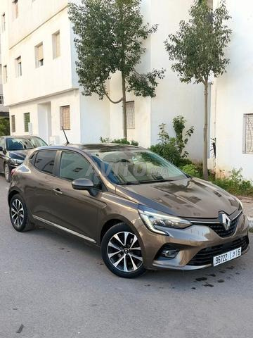 Clio 5 modèle 2021 km 70 mille - 2