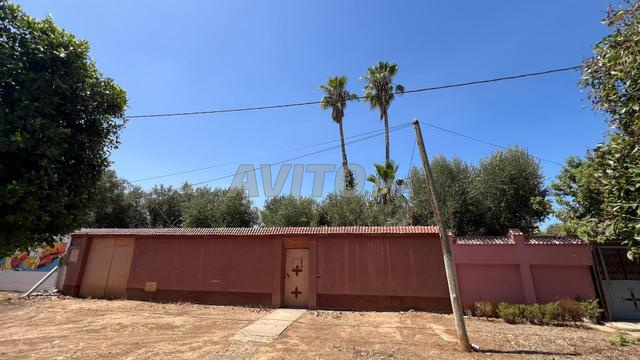 Villa sur terrain de 620 m² propice au redéveloppement R4 - 2