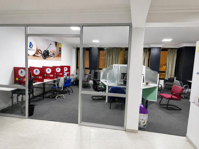 Plateau de bureaux de 140 m², bien équipé, à louer
