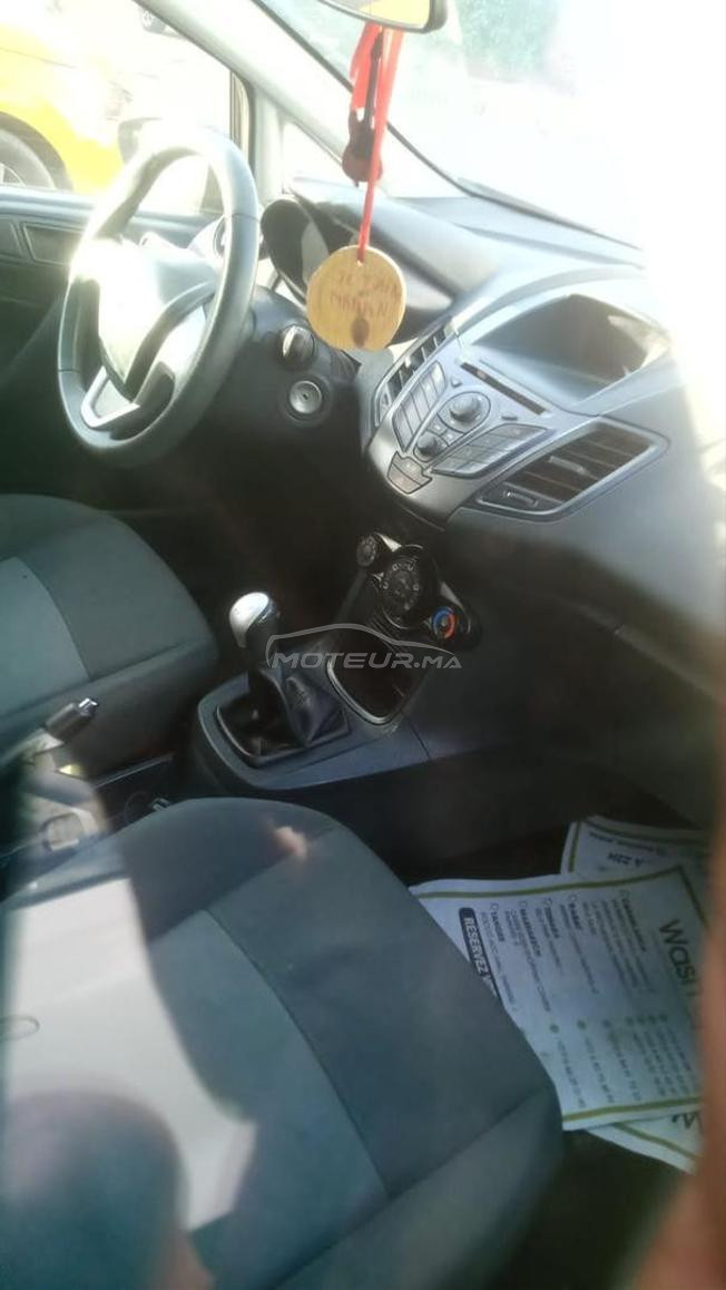 Ford Fiesta première main peu roulée 