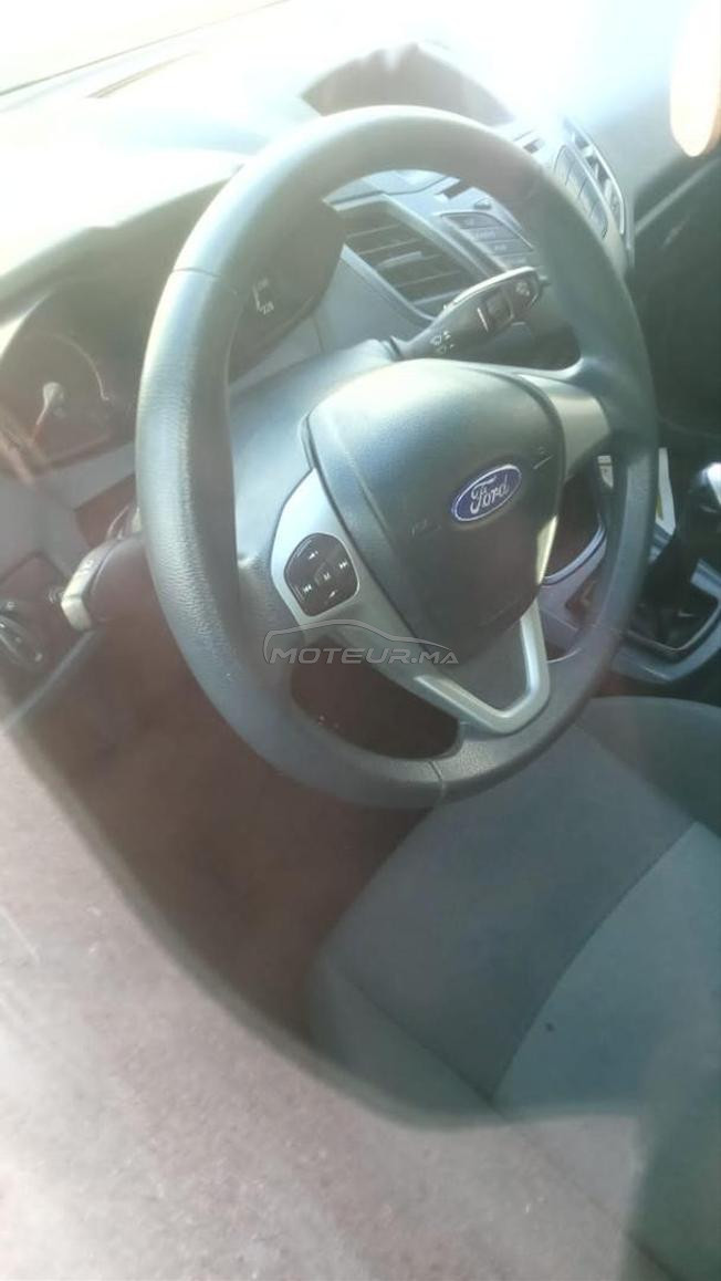 Ford Fiesta première main peu roulée 