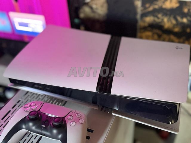 PS5 Pro avec 5jeux - 2