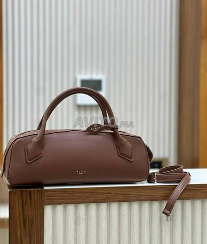 حقيبة فاخرة Alaia بلون AL0522 - 2