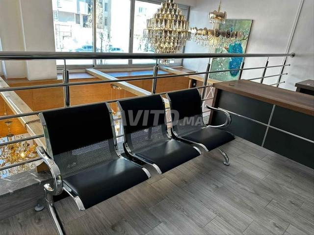 BANQUETTE DISPONIBLE - 2
