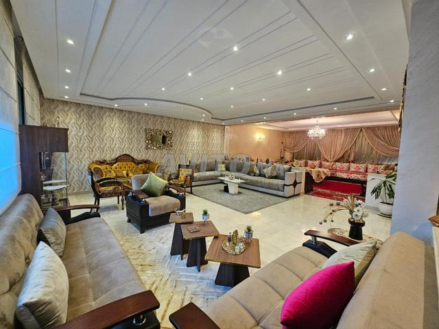 Villa luxueuse de 374m en vente à sidi maarouf