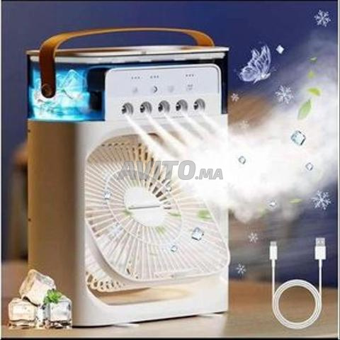 مروحة ذكية للتبريد والترطيب مع ضوء LED.