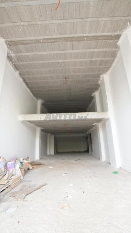 Magasins à vendre et à louer / À côté de Marjane