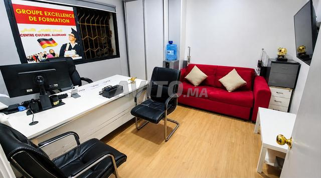 Plateau de bureaux de 140 m², bien équipé, à louer