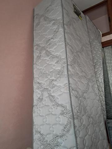5 matelas comme neufs - 2