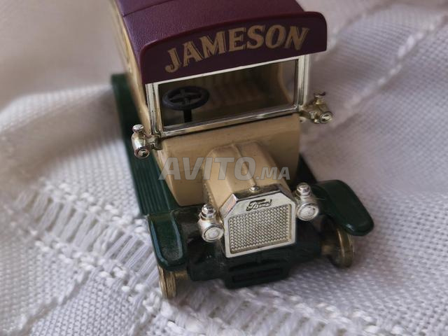 Voiture miniature antique marque Lledo Angleterre - 2