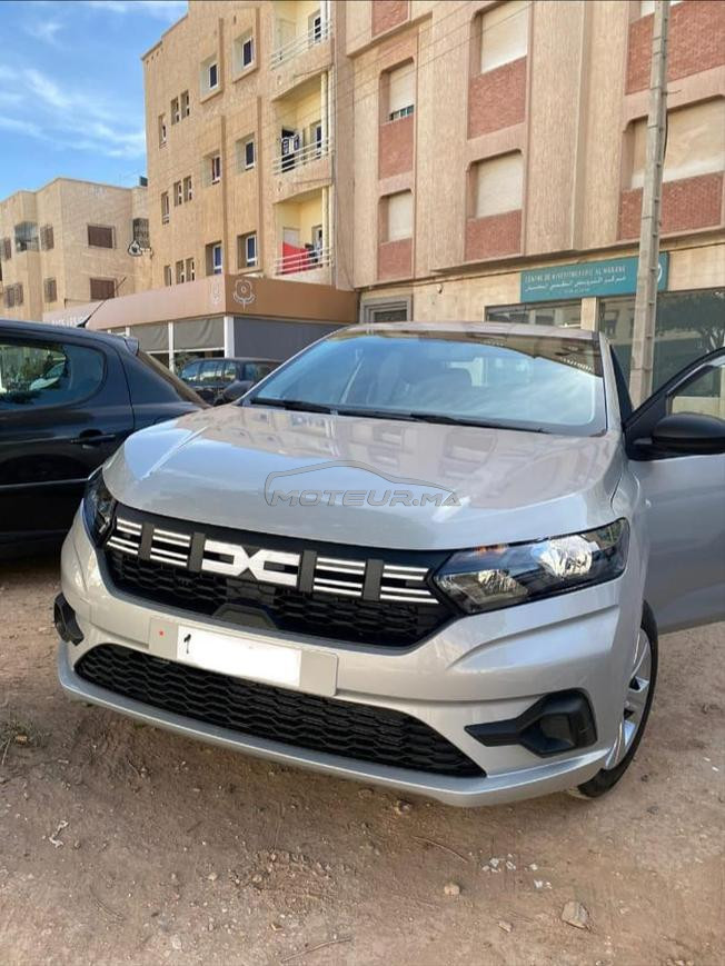 سيارة في حالة جيدة