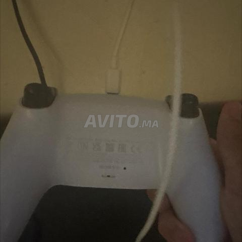 يد تحكم PS5 بحالة ممتازة - 2