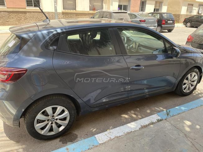 Renault clio 5 en très bon état diesel 2021