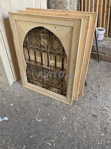 Fenêtre Marocaine Artisanale en Bois Massif - 2