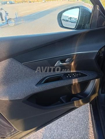 Peugeot 5008 neuve, modèle 2017, dédouanée en 2023 - 2