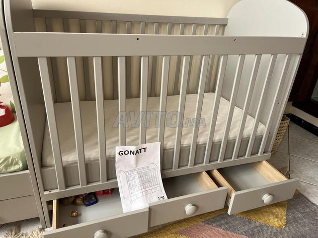 Lit bébé évolutif IKEA 60x120cm (matelas inclus)