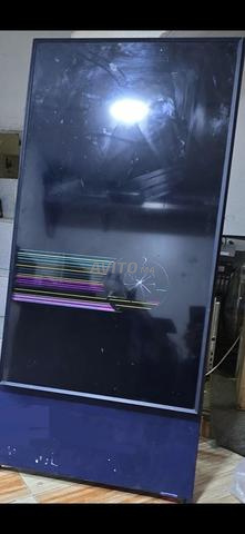 شاشة Samsung The Sero QLED مقاس 43 بوصة - 2