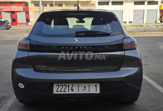 Peugeot 208 belle voiture - 2