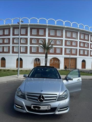 Mercedes C220 modèle 2012, mise en circulation 2013, pas mieux après