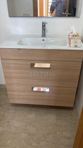 Meuble en bois avec lavabo, tiroir et miroir - 2