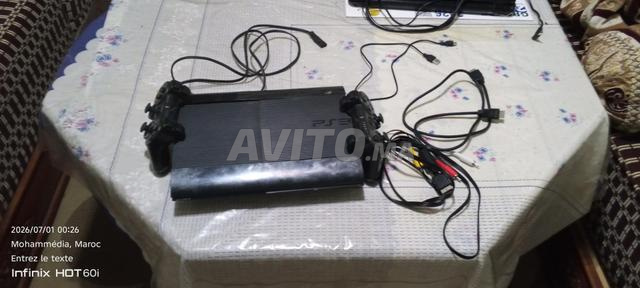 PS3 Super Slim, très propre - 2