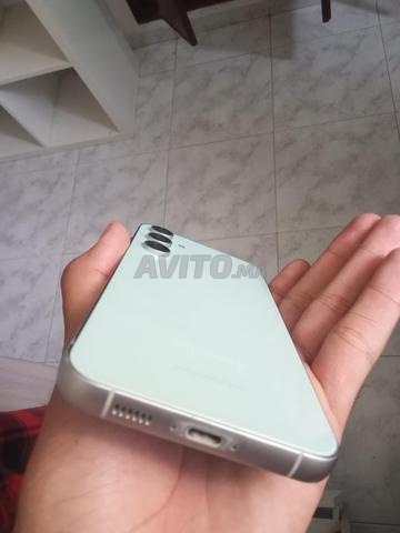 Samsung S23 FE - 2