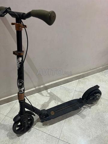 Trottinette avec frein à disque et amortisseur - 2
