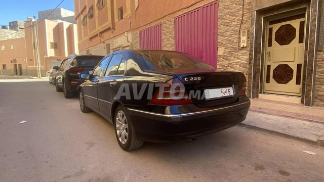 مرسيدس-بنز 220E - 2