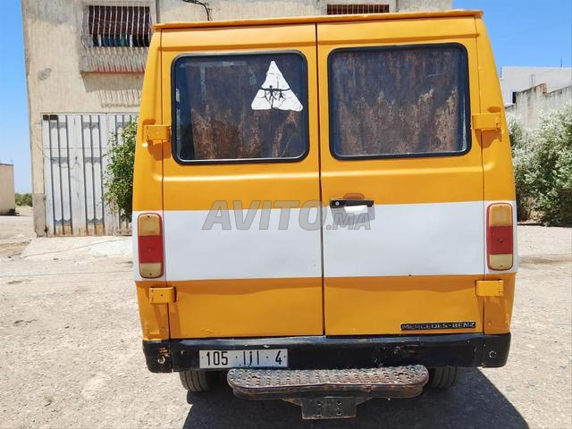 Mercedes-Benz 208 1993 photo 4