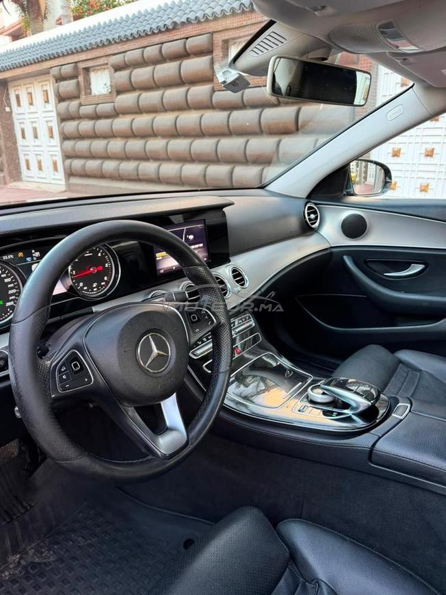 Mercedes E 220D 