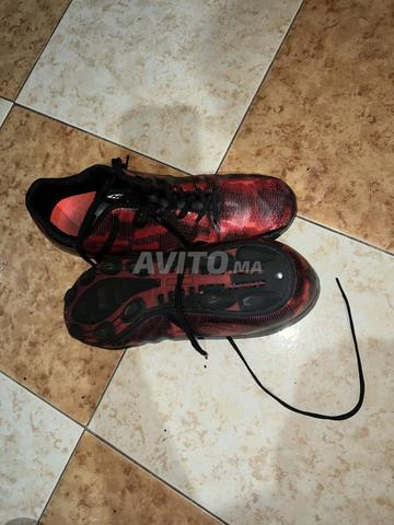 Chaussure foot Taille 42 Excellente qualité - 2