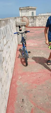 Vélo bon état taille moyenne prix Négociable - 2