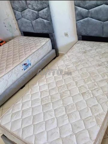 Deux tables de chevet à vendre bon prix - 2