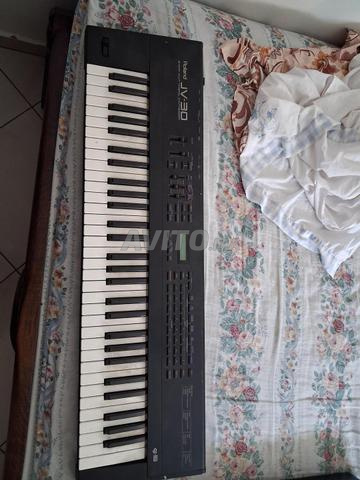 Piano Roland JV 30