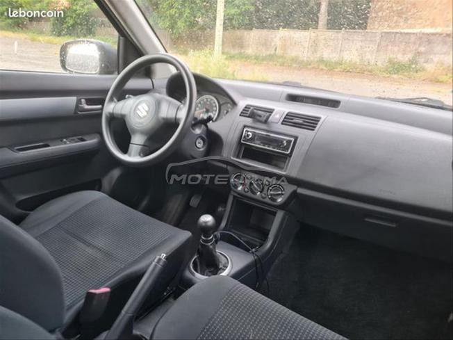 je vends ma Suzuki Swift en très bonne état 