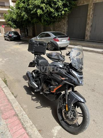 Voge 300DS 2025 - 1ère Main - État Neuf - 2