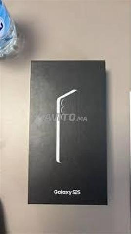 NEUF SAMSUNG S25 NORMAL 256GB / J'AI UN MAGASIN