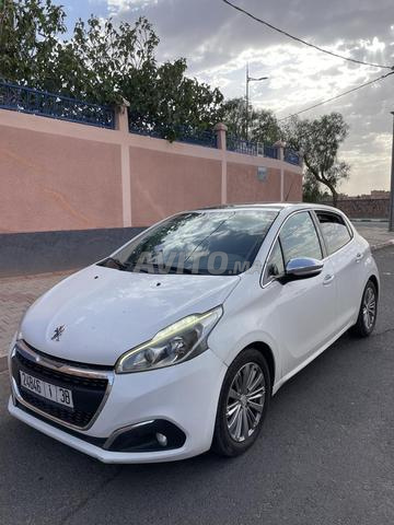 Peugeot 208 très bon état - 2