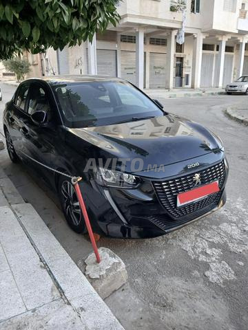 Peugeot 208 modèle 2023 en bon état - 2
