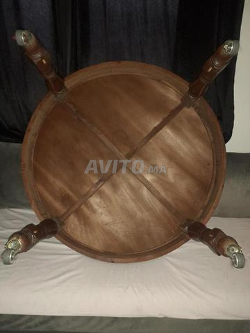 Table d'appoint avec nappe et serviette - 2