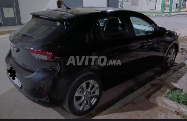 Opel Corsa modèle 2023 très bon état