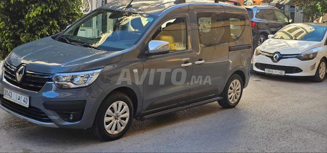 Salut, la voiture est encore neuve