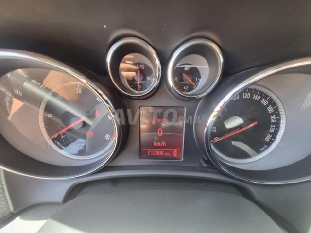 Opel Astra Diesel Manuelle 2012 à Tanger