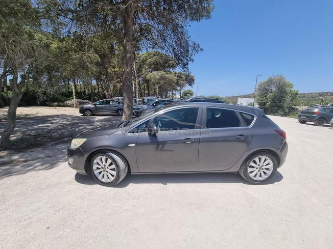 Opel Astra Diesel Manuelle 2012 à Tanger
